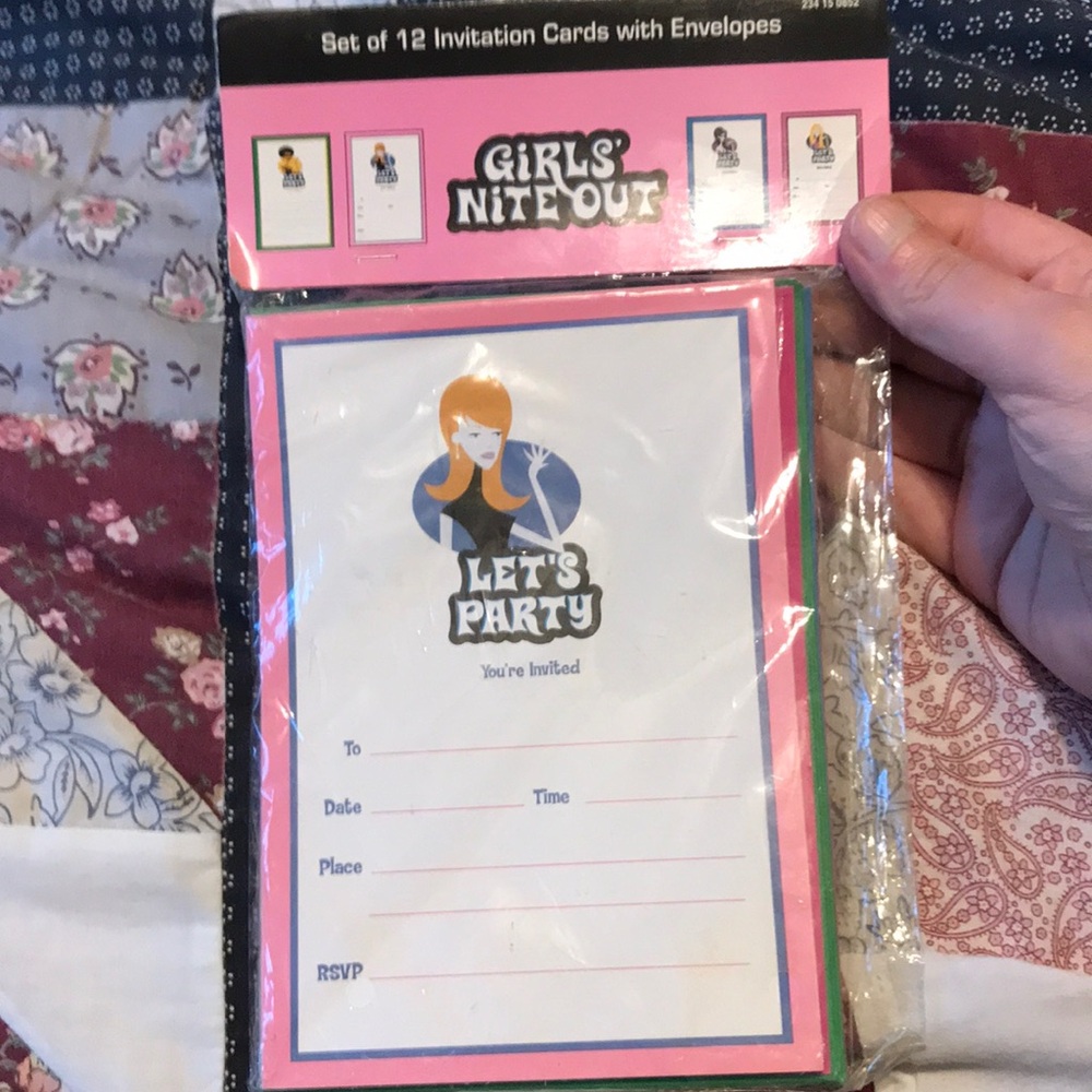 ❤️ Girls' Nite Out "Let's Party" Invitation Cards - Set of 12
